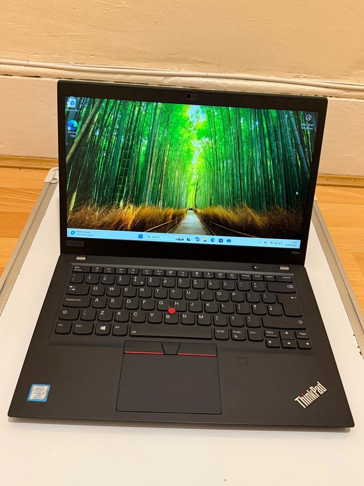 Lenovo ThinkPad T490s · i7-8665U · 16GB · 128GB, photo 1 of 5