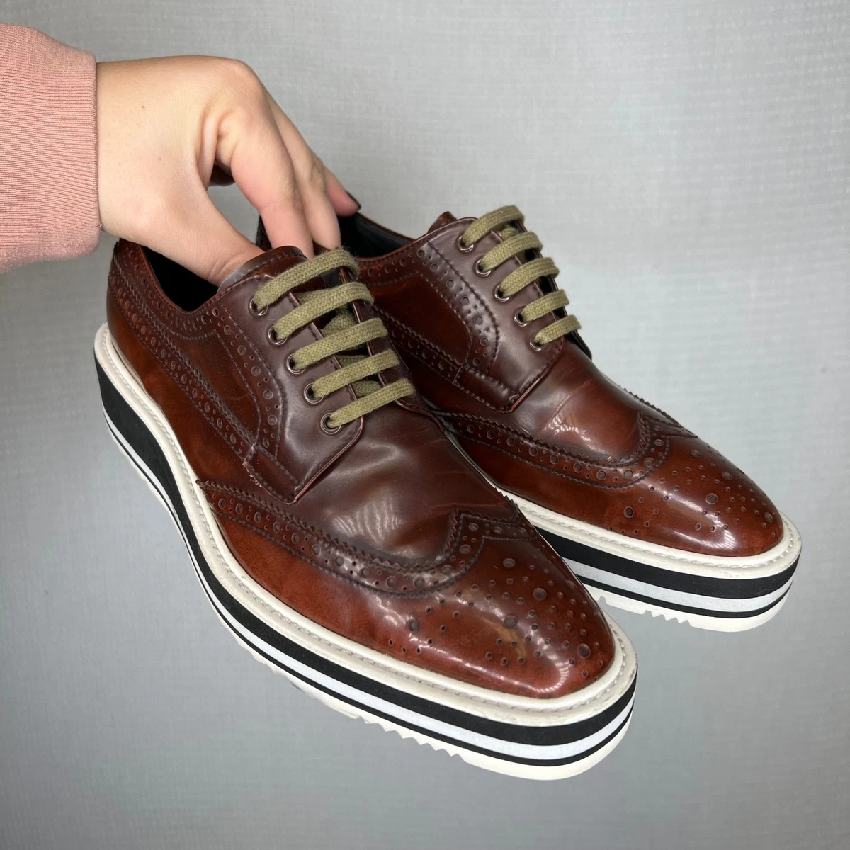 NIB PRADA 2EF020 BURNISHED BROWN TAN LEATHER BROGUE OXFORDS TREES SET 9.5 Prada Brown Leather Medallion Wingtip Shark Tooth Brogues  main image 4