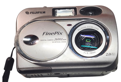 Fujifilm FinePix 2600 Zoom 3x Optical Zoom Portable Compact