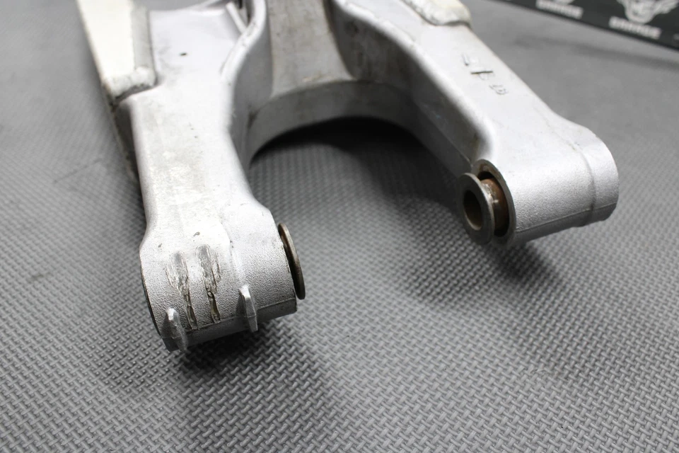 Suzuki RM125 RM250 1998 modelo con suspensión basculante basculante OEM 61000-37E00 Foto 4 de 4