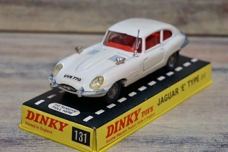 Dinky Toys 131 Jaguar E Type 2 2 vintage minicar