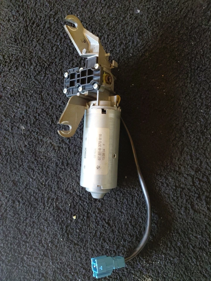 2005 2006 Bmw 330 Ci  Convertible Top Motor 67 61 8 370 816 - Image 2 of 4