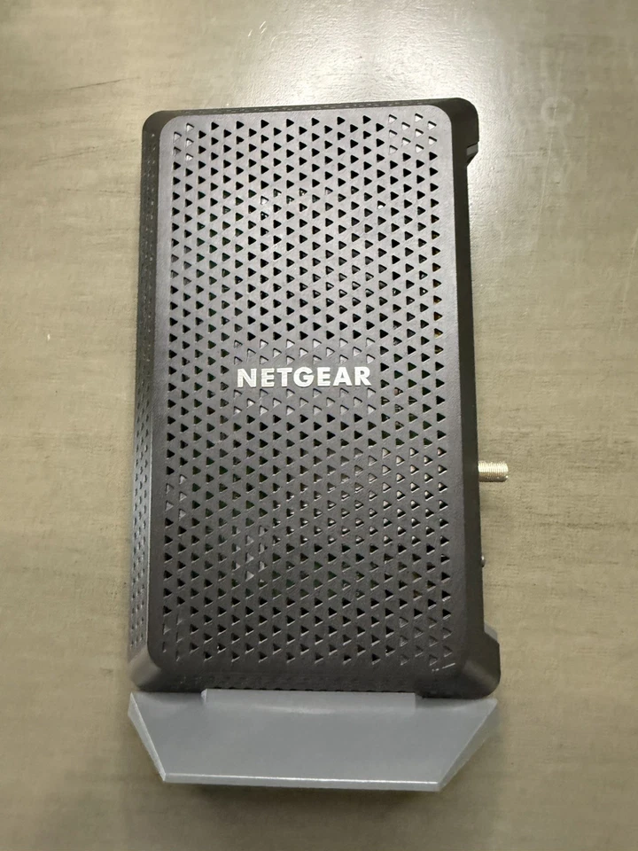 Cable módem NETGEAR Nighthawk CM1200-100NAS DOCSIS 3.1 con cable de alimentación Foto 2 de 4