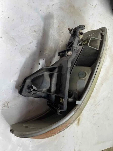 01 02 03 04 05 06 07 GMC SIERRA 3500 Headlamp Assembly Right - Image 2 of 2