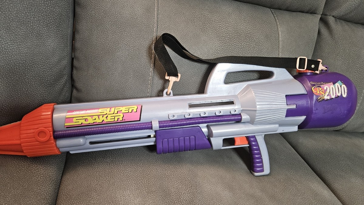 タク LARAMI Super Soaker CPS 2000 NERF Super Soaker CPS 2000 (1996). First thing I ever saved up