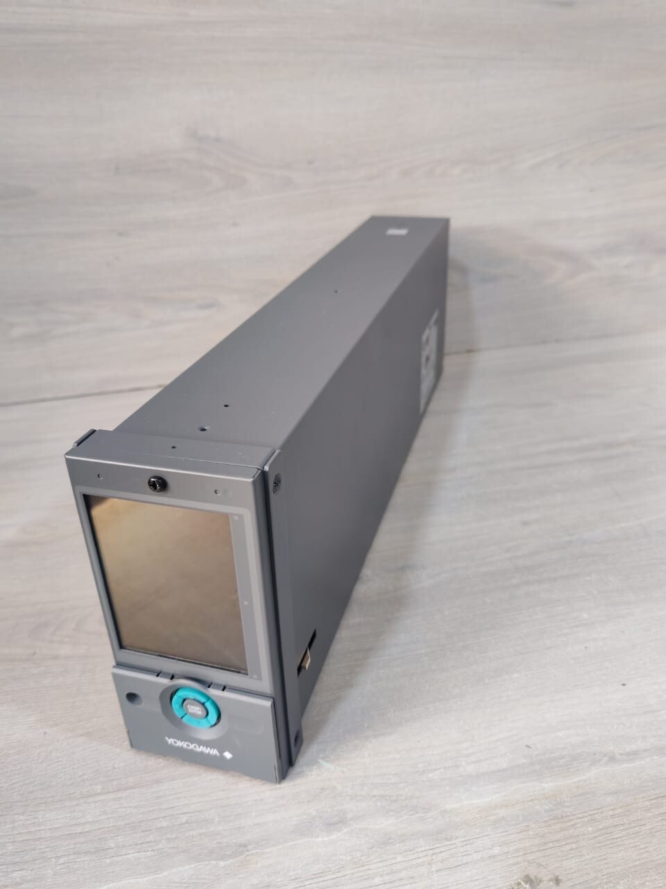 Yokogawa DX364-1-4-2 Yokogawa DX364-1-4-2 Daqstation Chart Recorder 100-240V AC 50/60Hz 7