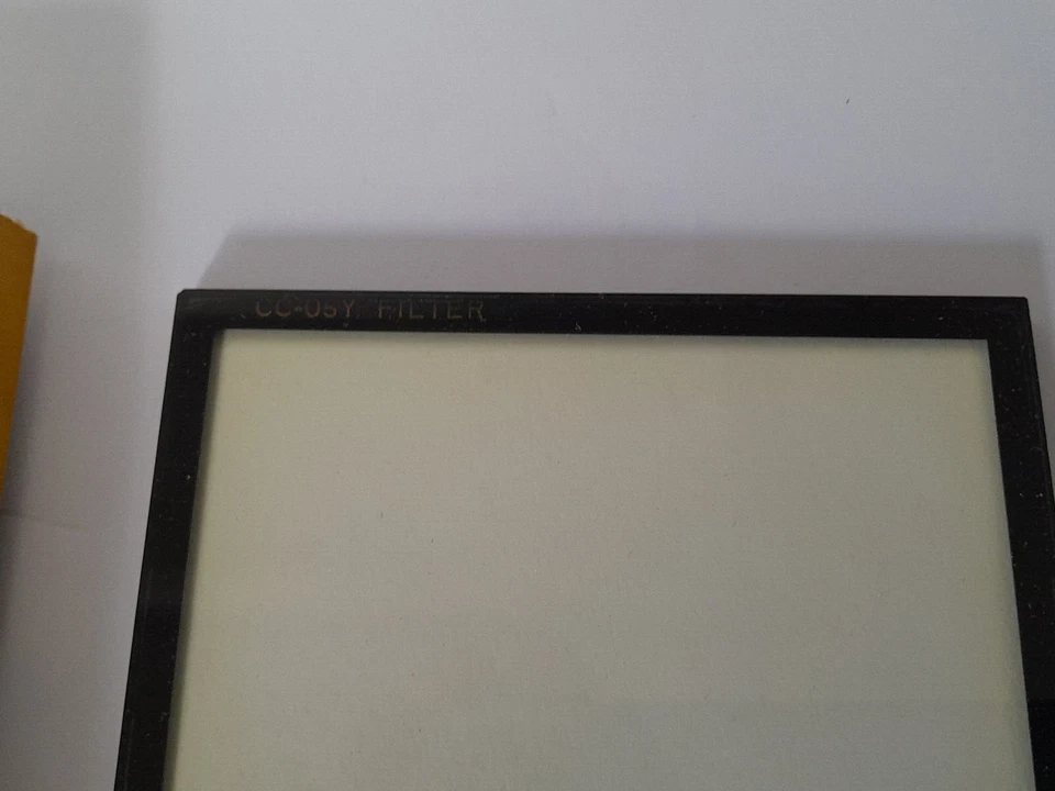 KODAK CC-05Y VERY LIGHT YELLOW 4X4" SQUARE GLASS MOTION PICTURE FILTER WITH BOX - Image 2 of 4