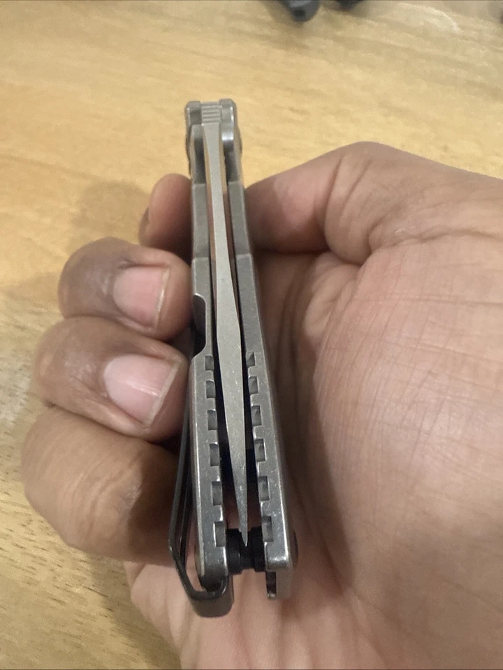 Cuchillo plegable de titanio Zero Tolerance 0561 Hinderer ELMAX Foto 2 de 4