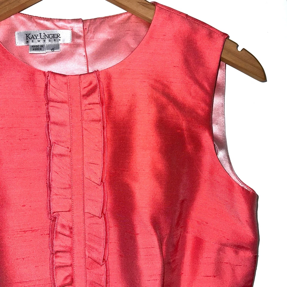 Top sin mangas Kay Unger seda rosa coral talla 6 Foto 2 de 4