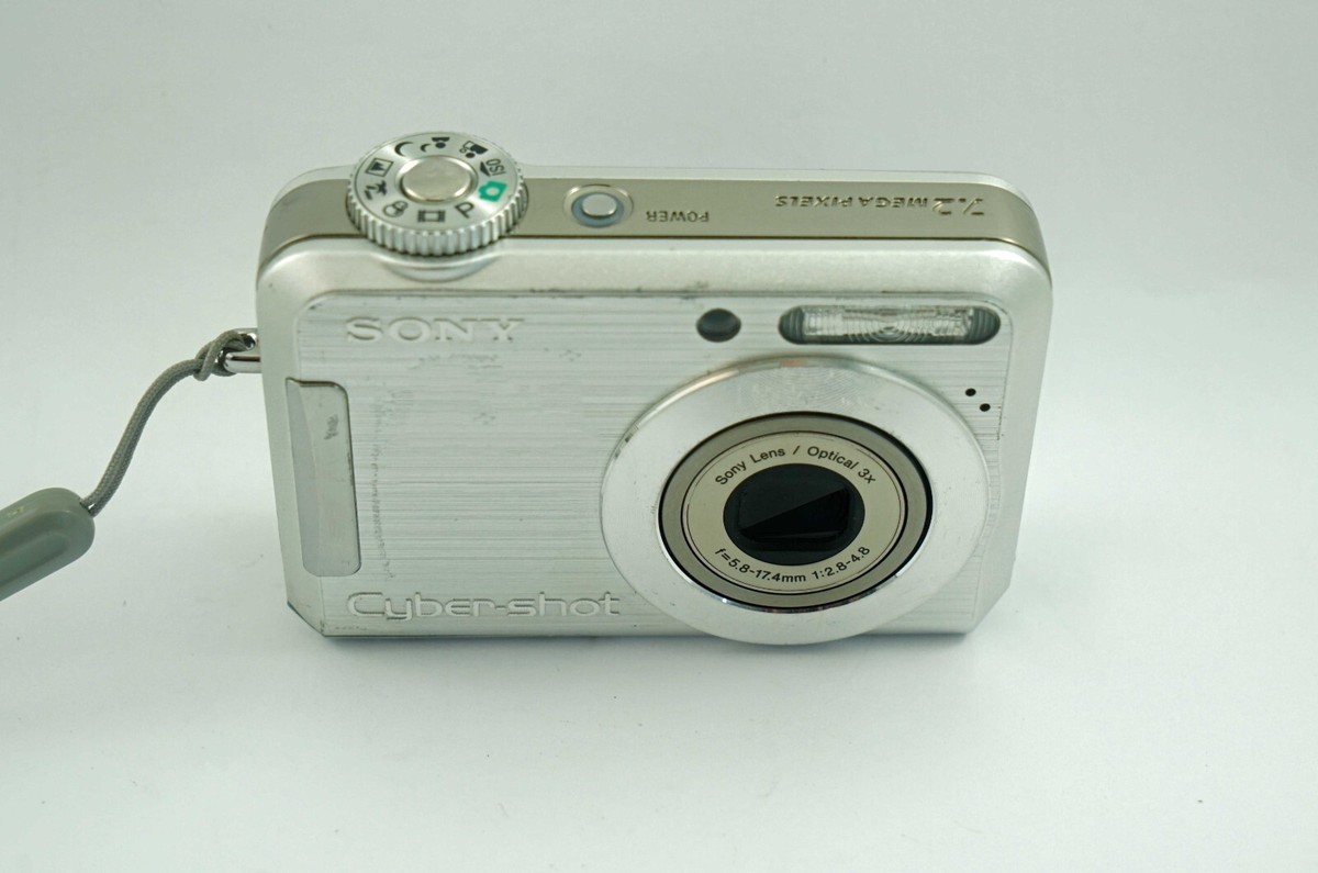 Sony CyberShot DSC-S700 7.1 Megapixel Digital Camera -PLEASE Sony CyberShot DSC-S700 7.1 Megapixel Digital Camera -PLEASE