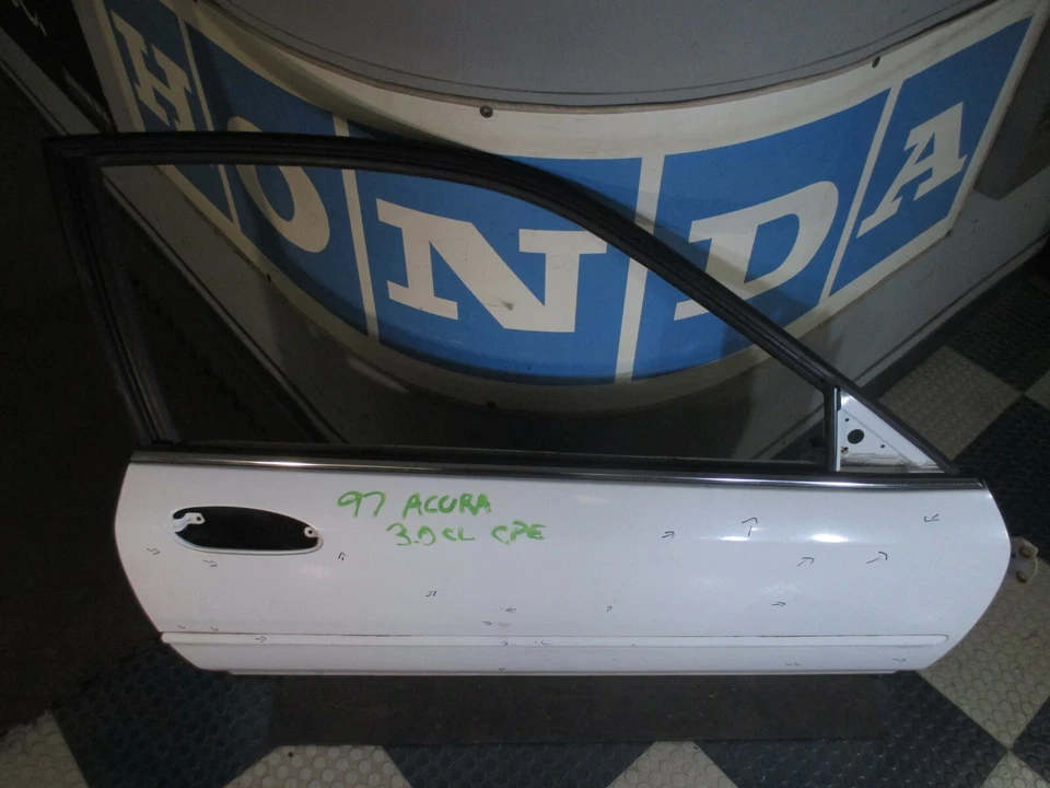 1997 Acura CL 3.0L CPE Passenger Right Front Side Door Shell (White) FLAW - Изображение 2 из 4