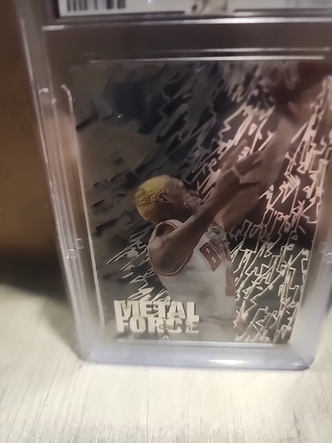 1995-96 Fleer Metal Metal Force Dennis Rodman #12 HOF ChicagoBullsSSP 5star10 🫎 - Picture 5 of 9