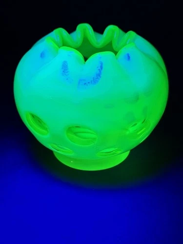 Vintage Fenton Glass Coin Dot Vaseline/Uranium Topaz Opalescent Rose Bowl AS IS