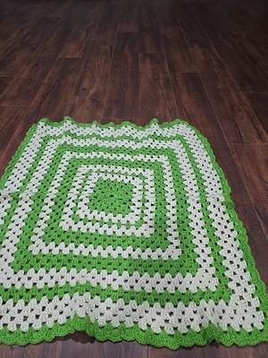 Handmade Green & White Crochet Granny Square Lap Blanket Afghan Throw 30 x30 