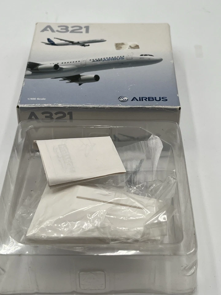 Dragon Wings 1:400 Airbus A321 (#56354-03) Factory Livery Diecast Model New - Image 2 of 4