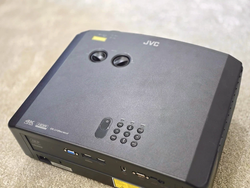 JVC NZ30B 4K Laser Home Theater Projector- in Excellent Condition - Image 4 of 4