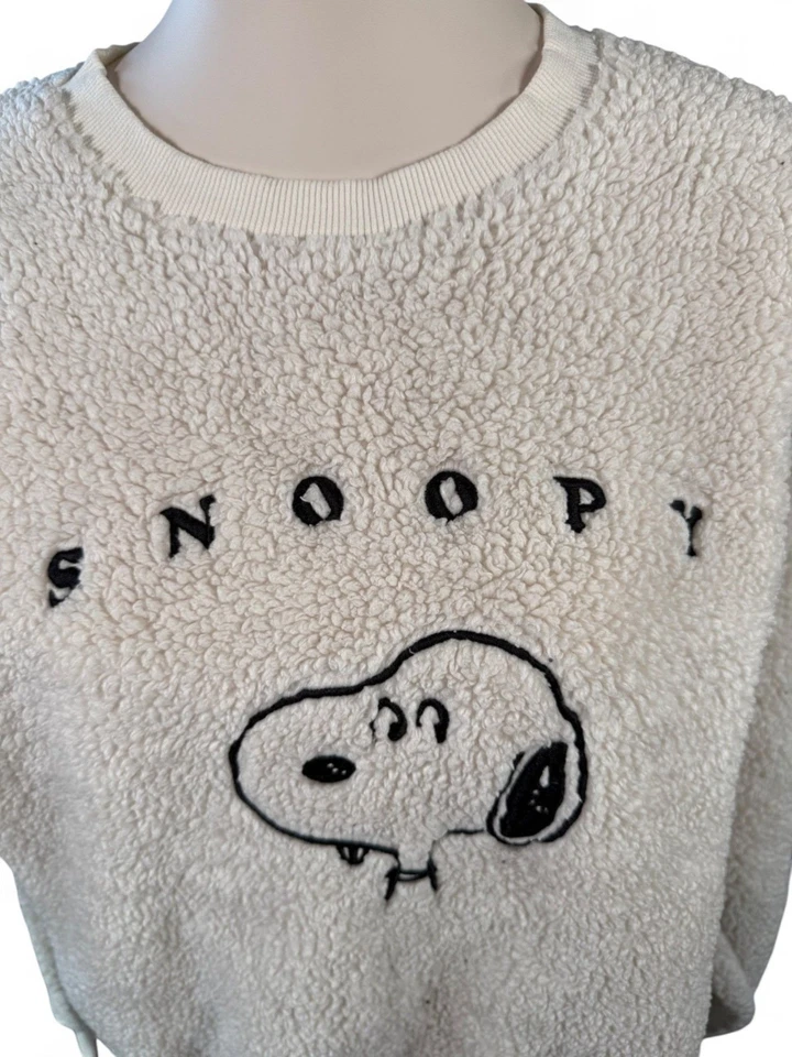 H&M Divided 女式米色史努比刺绣夏尔巴运动衫毛绒 M 码 — 第 2/4 张图片