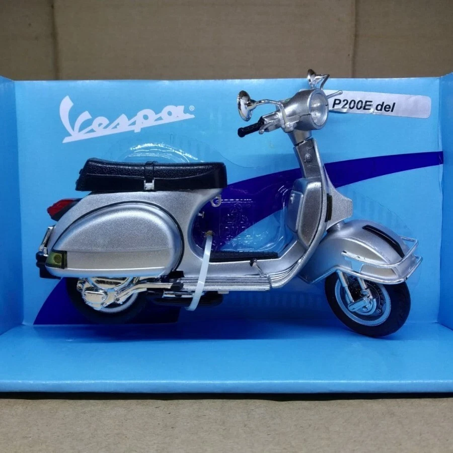 Diecast Miniature Classic Motorcycle Vespa P200E Del Silver For Gift - Image 4 of 4