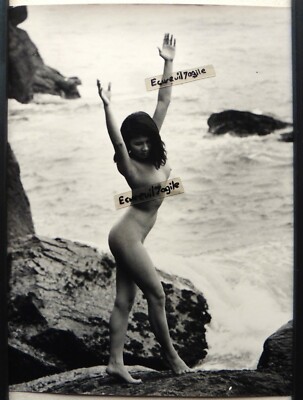 FOTO Asiatische Aktkunst Junge Frau am Meer Akt Original 25x19 W508
