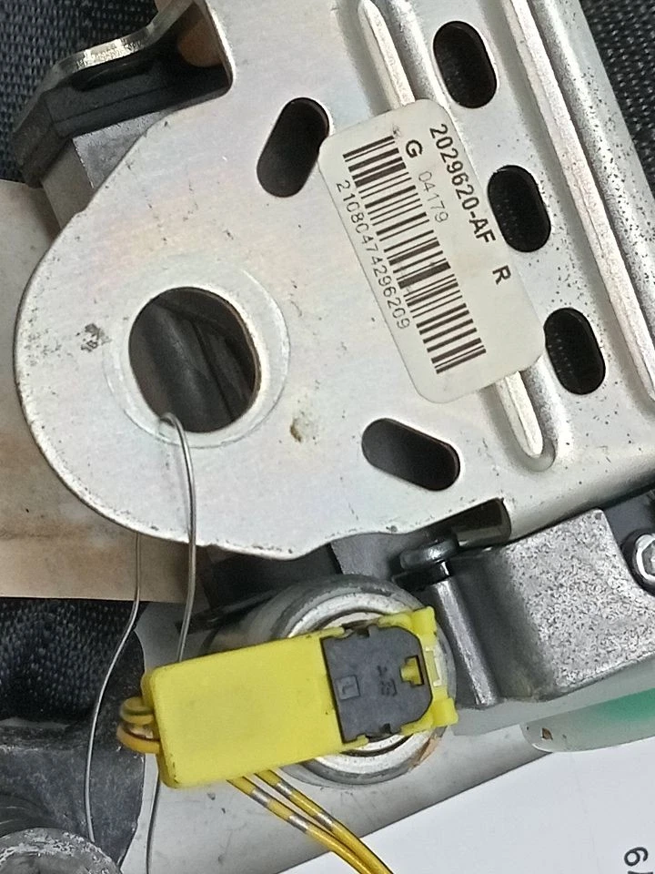 Used Front Right Seat Belt Front fits: 2012 Nissan Maxima bucket passenger retra Foto 2 de 4