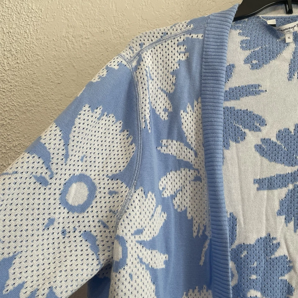 Suéter Foxcroft Para Mujer Talla XL Floral Azul/Blanco Cárdigan Tejido Punto Texturizado Foto 4 de 4