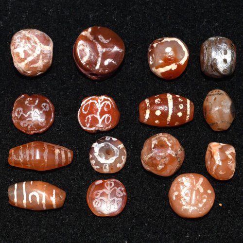 Rare 15 Large Ancient Etched Carnelian Beads with Rare Pattern in good Condition - Afbeelding 1 van 10