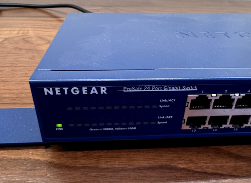 NetGear ProSafe 24-Port Gigabit Ethernet Switch JGS524 v2 - Picture 2 of 5