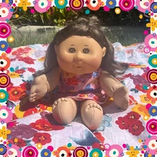 Lovely Cabbage Patch Kids Jakks Girl Doll Brown Hair And Eyes Freckles