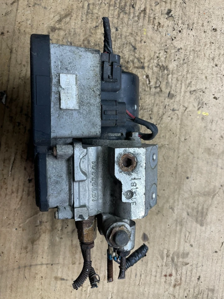 1996 1999 Chevrolet Tahoe s10 Blazer ABS Anti Lock Brake Pump OEM o8584 DG - Image 2 of 4