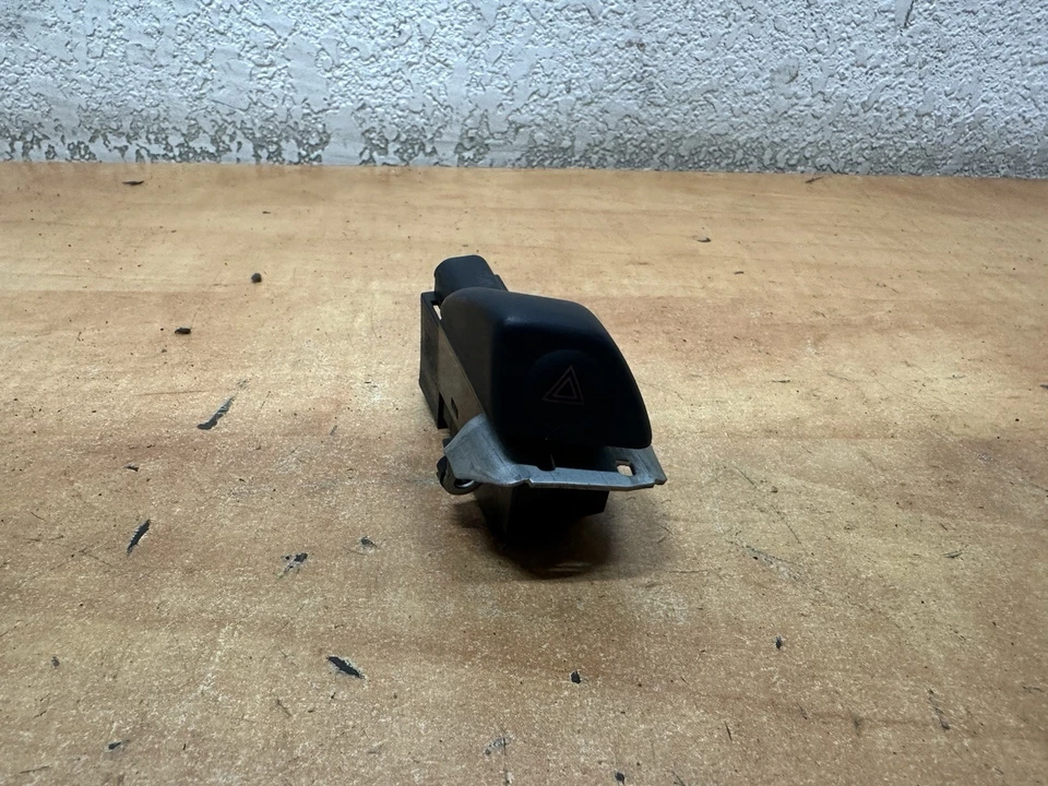 90-96 Nissan 300zx Z32 OEM Interruptor de Peligro Botón - Probado Bueno Foto 2 de 4