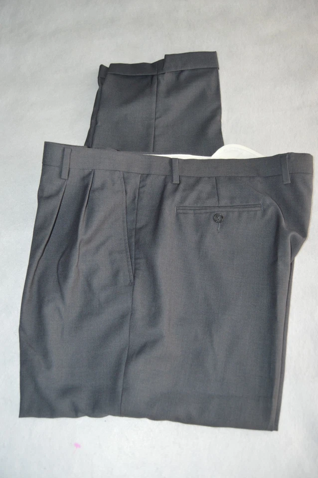 Mens Daniel Cremieux Gray Pleated Cuffed Dress Pants - 40 x 32 - Image 4 of 4