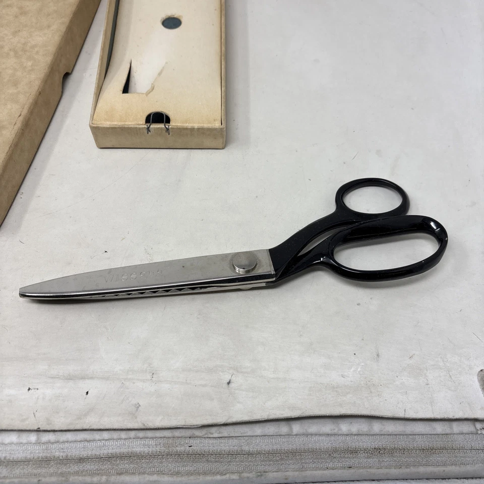 Vintage WISS Model CB9 Large / Heavy Duty 9" Pinking Shears Orginal Box USA - Image 2 of 4