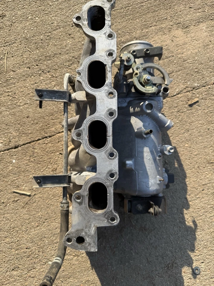 2003 Suzuki Aerio 2.0 Intake - Image 2 of 3