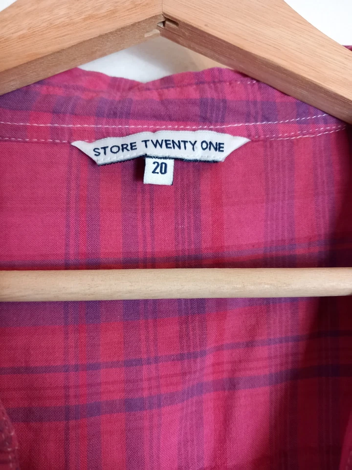 Store Twenty One pink purple plaid pockets short sleeve cotton shirt sz 20 - Image 3 of 4