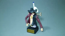 One Piece Statue 02 DRACULE-MIHAWK SEVEN WORLDS OF THE SEA PIRATES Bandai
