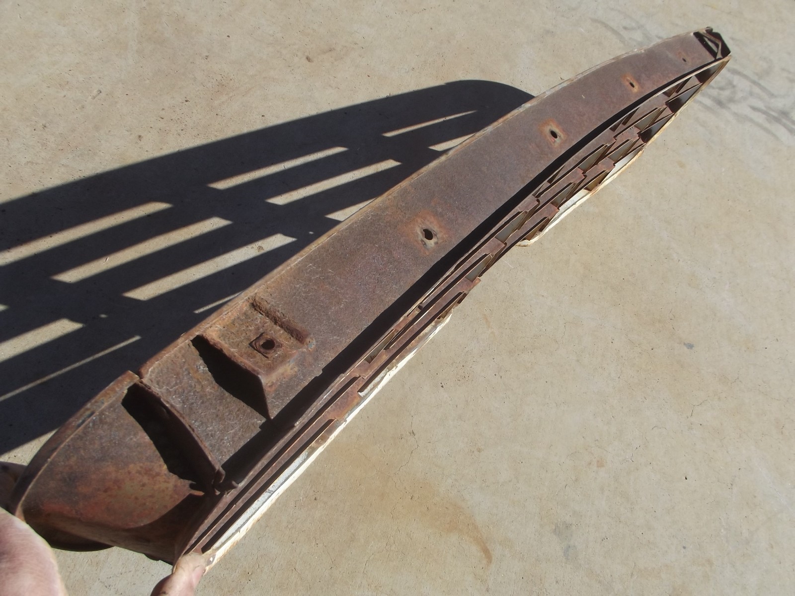 1955 SECOND SERIES 1956 CHEVROLET TRUCK ORIGINAL GRILLE pickup 3100 3200