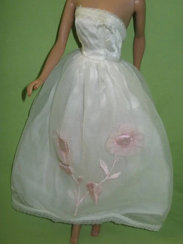 Vintage 1960's TRESSY Doll MISS AMERICAN CHARACTER White Prom Homecoming DRESS