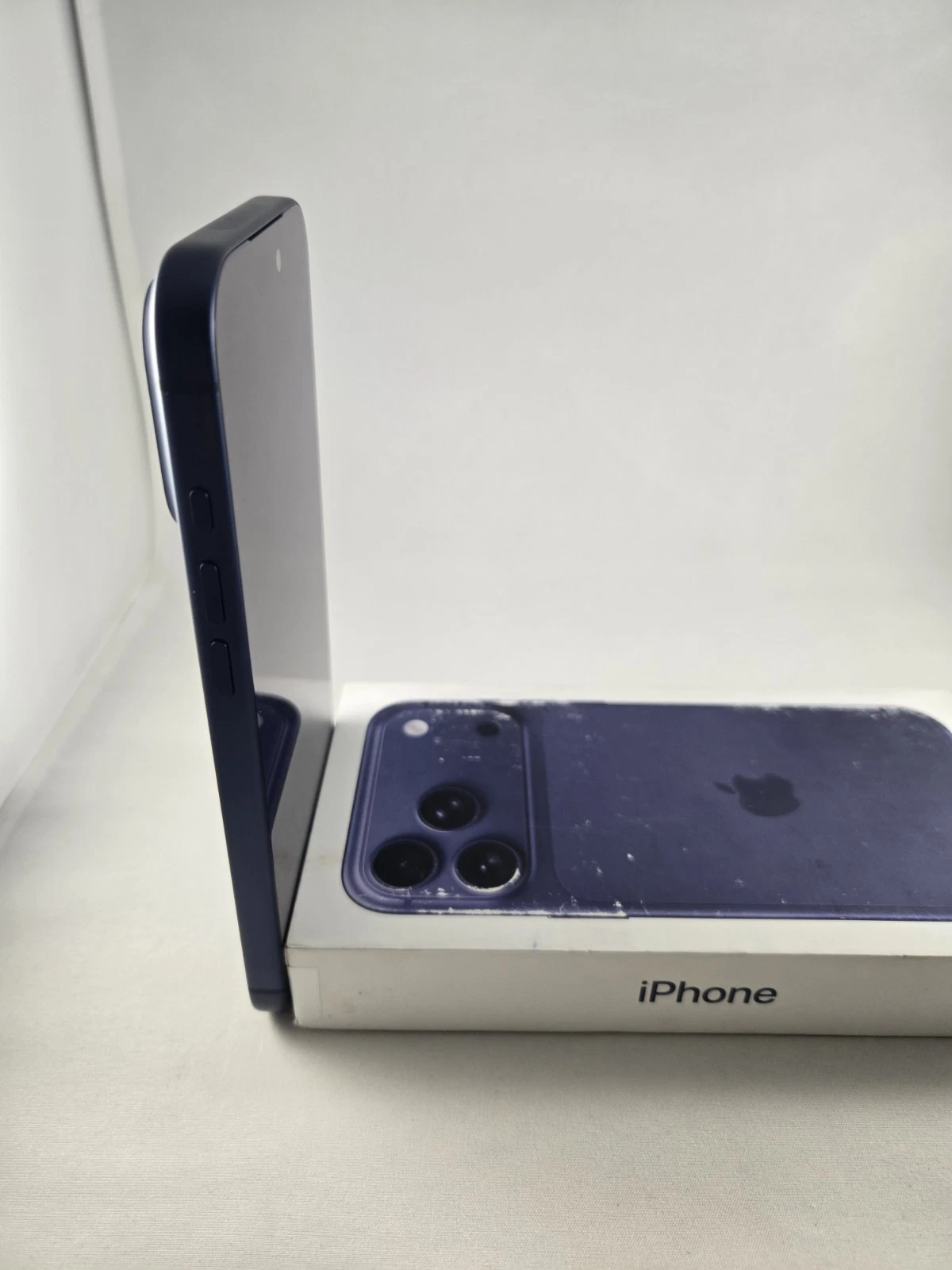 iPhone 17 Pro Max 256GB Deep Blue — Open Box (AT&T Locked) thumbnail 4
