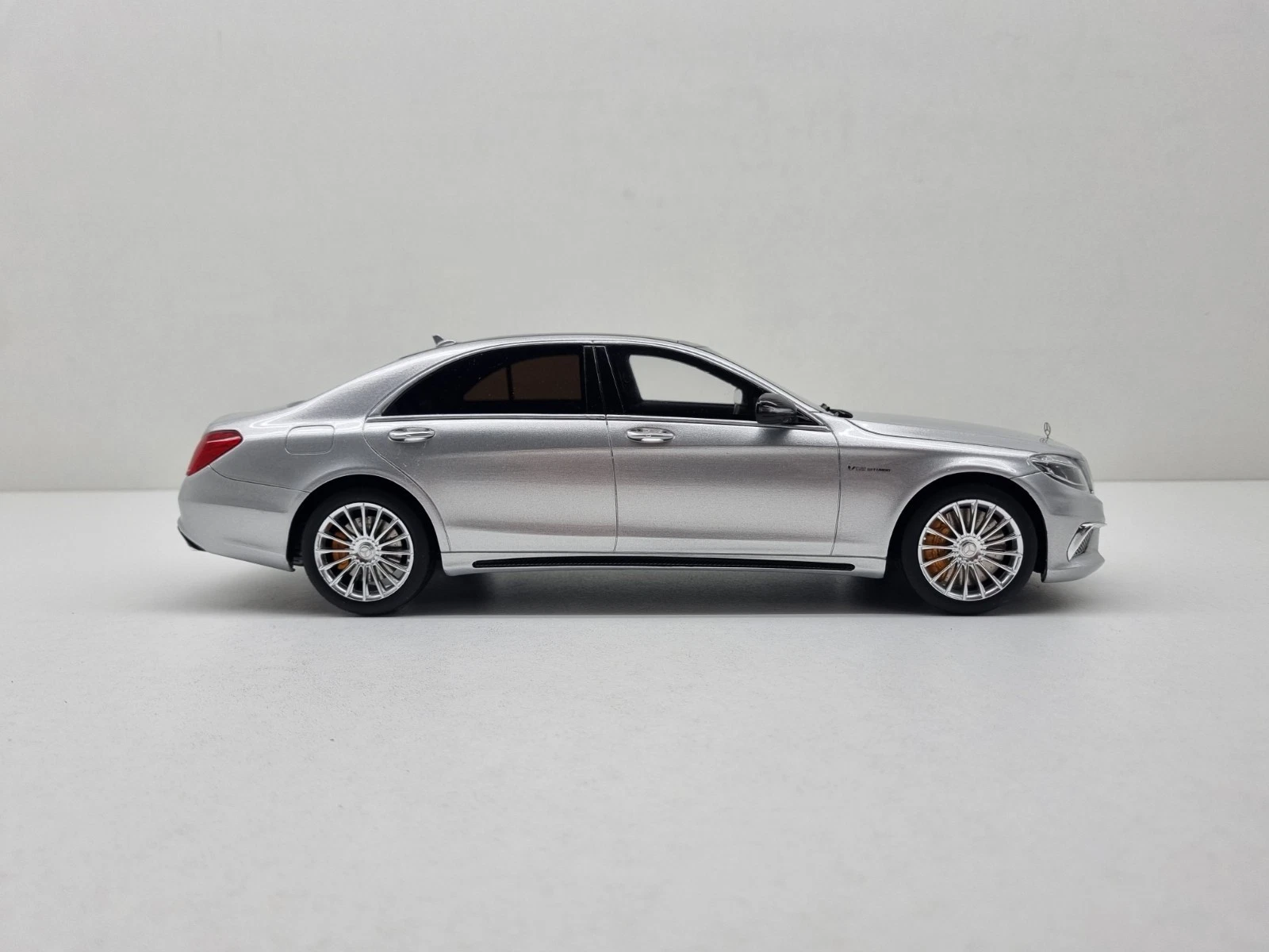 1:18 GT SPIRIT MERCEDES BENZ S CLASS S65 AMG 1/18 GT067 LIM. 1/1500 No... - Imagen 5 de 21