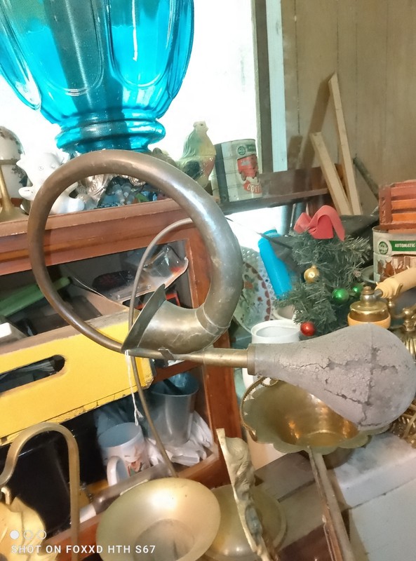 Antique Style Brass Bulb Model T Horn w/Gray Rubber Squeeze Bulb Vintage Trumpet