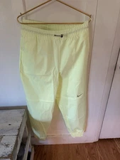 Nike Men’s Outdoor Track Style Pants Lt Yellow Size L Jogging, Workouts, Sailing