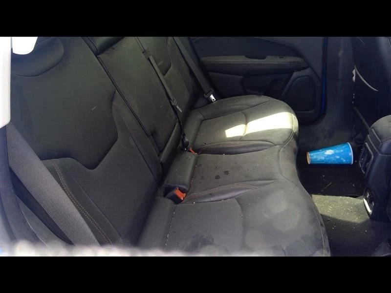 Jeep Compass 2017-2021 asiento trasero trasero  Foto 3 de 4