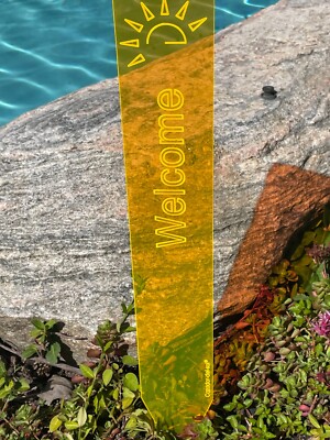 Cazador-del-sol  WELCOME suncatcher-20'' x 3'' - YELLOW- Glows sunrise to sunset