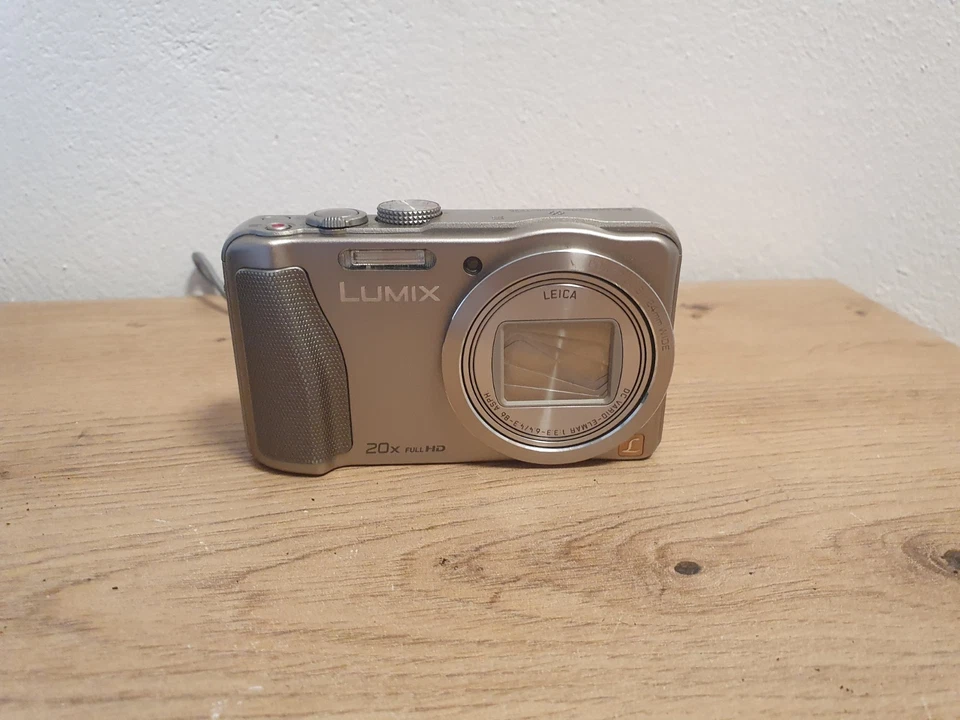 Panasonic LUMIX DMC-TZ36 16.1MP Digitalkamera - Silber, Foto 1 von 5