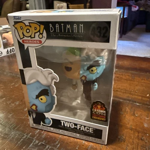 Funko Pop! Vinyl: DC Universe - Two-Face - Hot Topic (Exclusive) #432