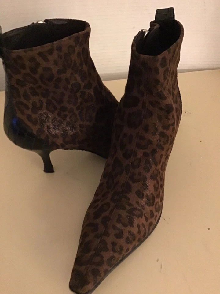 Donald Pliner Women Leopard Suede Heel Boots size 6.5 Euro 37.5 - Image 2 of 4