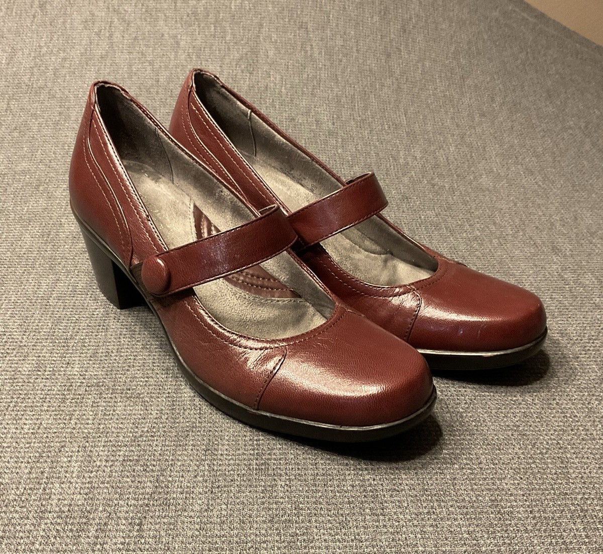 Naturalizer Women’s Mary Jane Shoes Sz With Heel