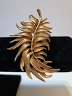 VTG GOLD PLATED BSK FERN LEAF PIN/BROOCH- 1960’s/70’s COSTUME JEWELRY