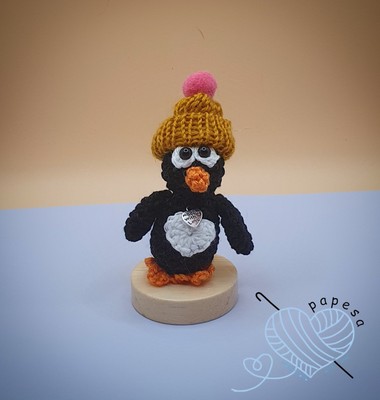 Amigurumi Pinguin gehäkelt aus Baumwolle, handmade Geschenk und Dekoration, 