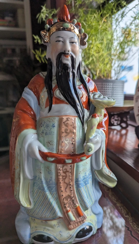 POST-1940 Chinese Porcelain God Figurine "LU" Career Success, Promotion & Wealth - Image 2 of 4